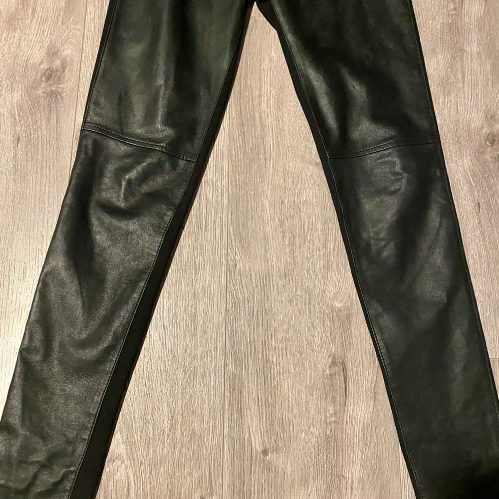Neiman Marcus Cusp Leather Front leggings. Xs